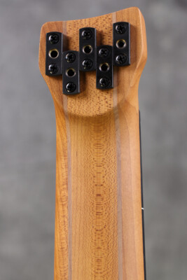 Ibanez EHB1005F-AOM 新品同様 Ibanez EHB1005F-AOM Arctic Ocean 5-string bass headless