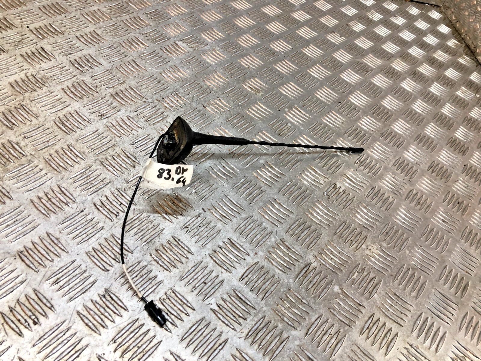 13331944 Vauxhall Astra J Roof Aerial Antenna With Base 5-Door Hatchback 2010-15