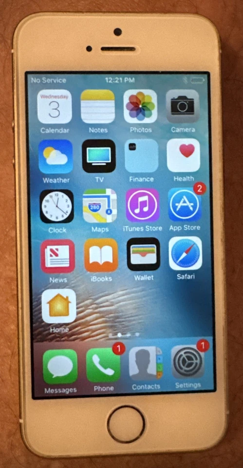 Apple iPhone 5s 16 GB Gold (ATT) A1533 Good Used  10.3.3 IOS ISSUE!! - Image 4 of 4