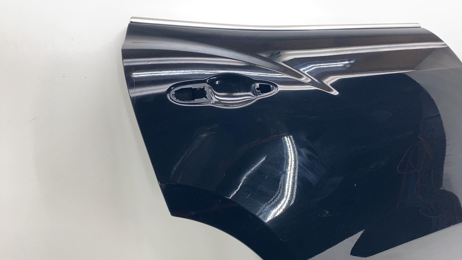 ⭕ 2017-2020 Maserati Levante Rear Passenger Side Door Shell Right RH Black - 820