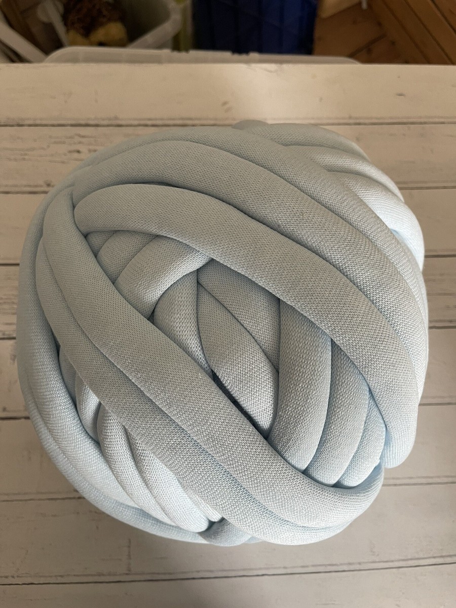 Woolly Mahoosive Mahoosive Wool Giant Yarn Pale Blue Woolly