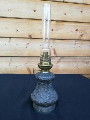 Lampe a pétrole ancienne en étain /Old Pewter oil lamp /vintage lamp - Photo 1/4