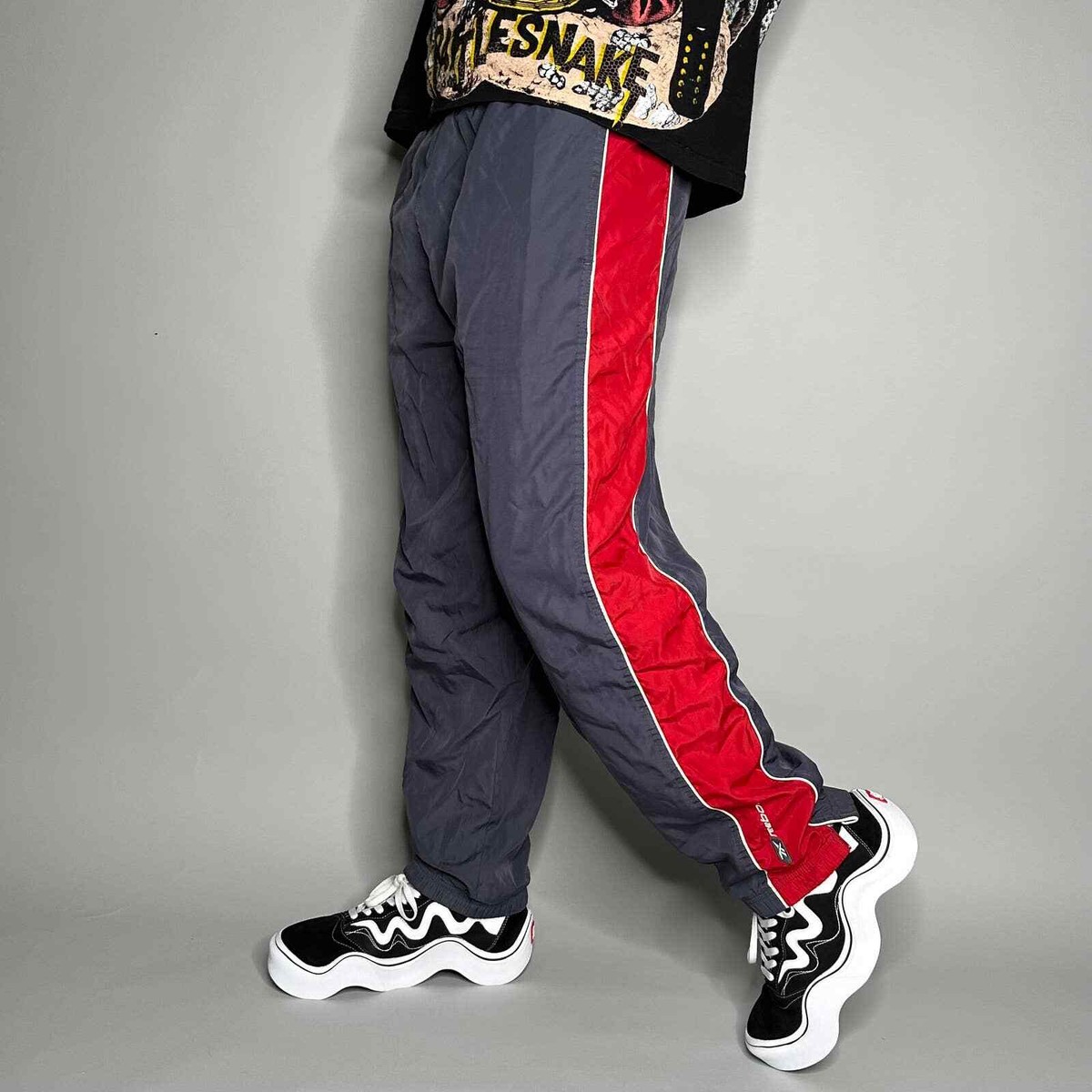 Vintage Reebok Track Pants L Grey Red Polyester Sweatpants Embroidered Logo Y2K Vintage Reebok Track Pants L Grey Red Polyester Sweatpants Embroidered Logo Y2K