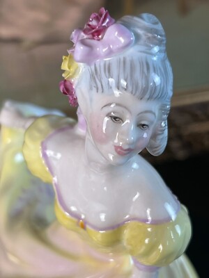 Royal Doulton NINETTE HN2379 Porcelain Figurine. | eBay