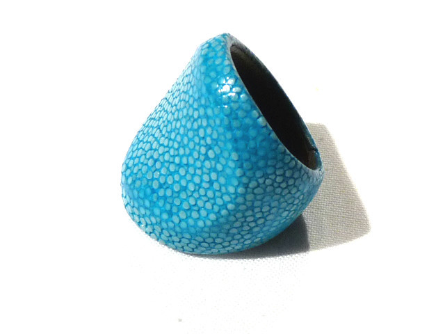Bague Jonc Bois Et Galuchat Rare - Taille 55, Bleue, Cuir De Poisson, Comme Neuf