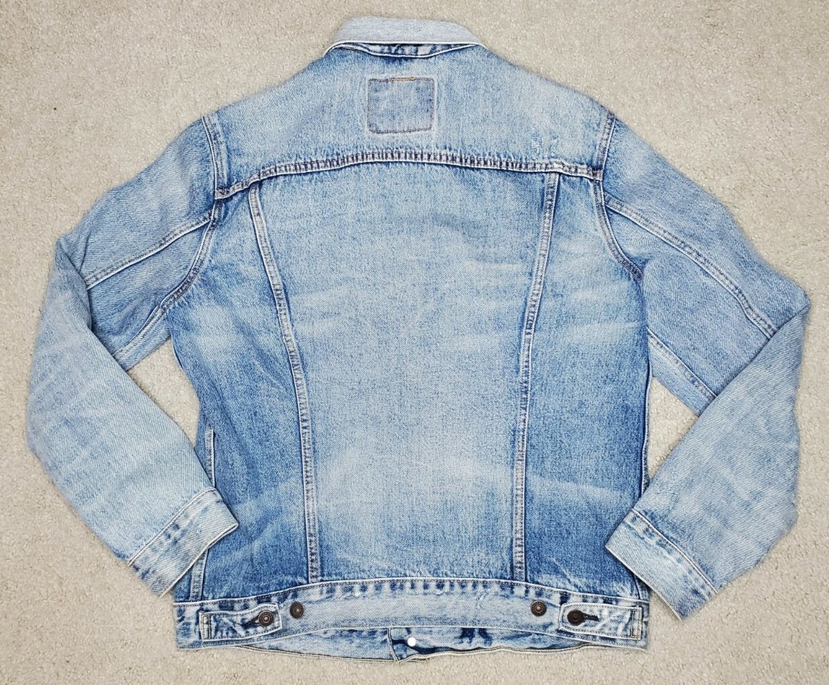 Levis Mens The Trucker Denim Jacket 72334-0206 L distressed