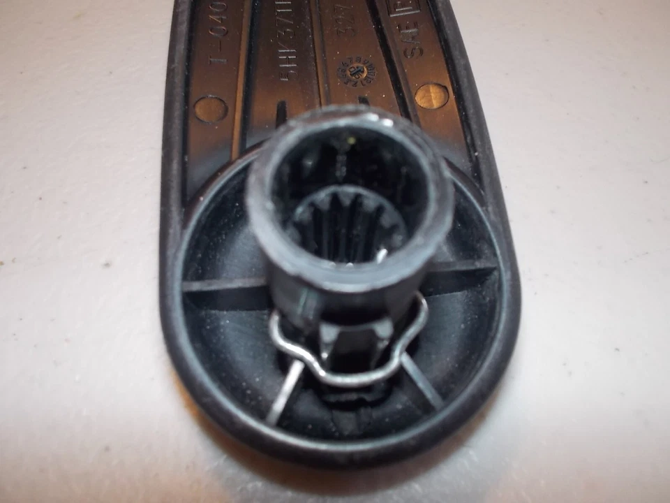 Manivela de ventana OEM Dodge Ram 1500/2500/3500 2002-2004 | Delantera/Trasera con pasador Foto 3 de 3