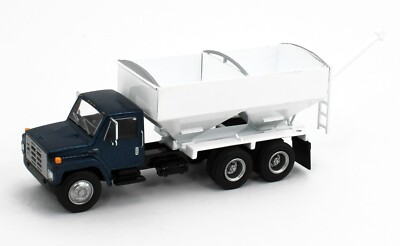 2022 1:64 SpecCast 1980s INTERNATIONAL S1954 FERTILIZER TRUCK
