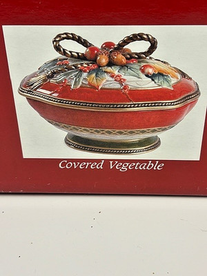 NEW Fitz & Floyd  Solstice Vegetable Serving Bowl w/ covered 3D Design Lid NEW