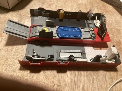 Disney Pixar Cars Supercharged McQueen Rusteze Playset Carwash RETIRED 2005