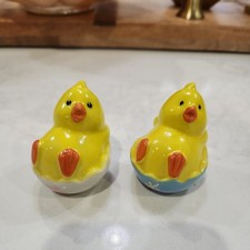 Set of Cracker Barrel Easter Egg Duck Salt & Pepper Shakers 2" Tall