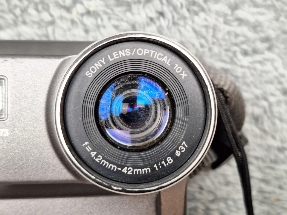 Sony Mavica MVC-FD73  Digital Camera - 10x Zoom UNTESTED - Image 2 of 4