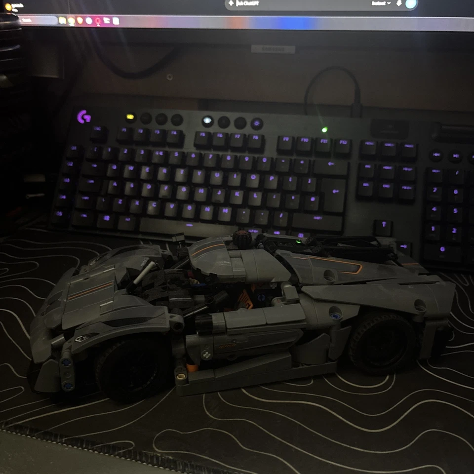 LEGO Technic 42173 Koenigsegg Jesko Absolut Grey Hypercar, photo 2 of 5