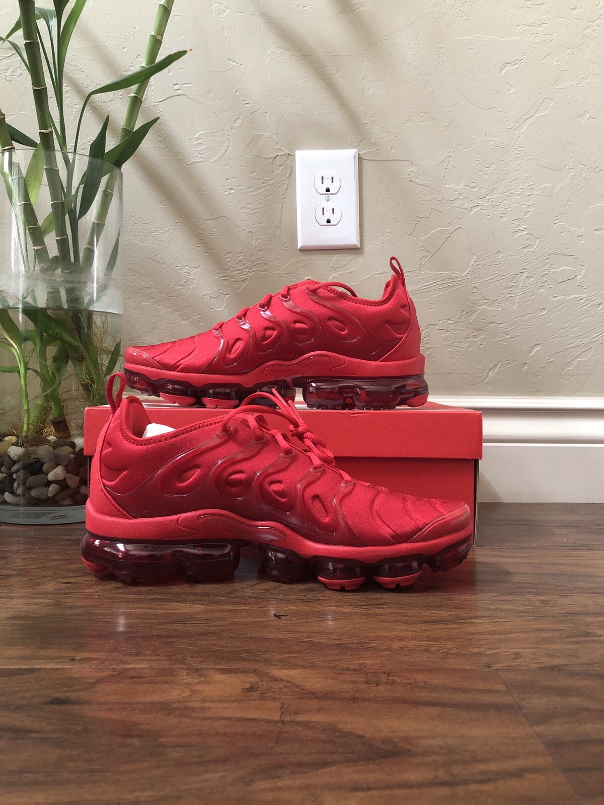 vapormax triple red