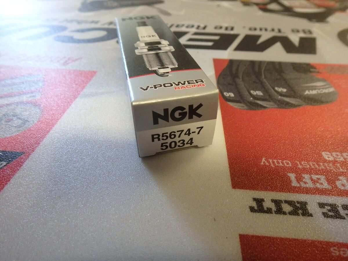 NGK V-Power Racing Spark Plug 5034 R5674-7 NGK V-Power Racing Spark Plug 5034 R5674-7