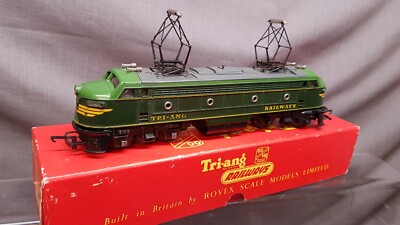 TRIANG R257 2 TONE GREEN T/C SERIES DOUBLE END TWIN PANTOGRAPH LOCO V.G BOXED