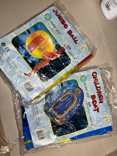 GIOCHI GONFIABILI PER MARE E PISCINA PALLA + CANOTTO - Foto 2 di 3