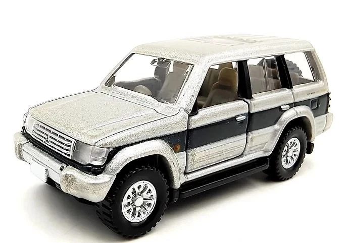 Mitsubishi Pajero TD, Tomica 1:64 - Immagine 2 di 2