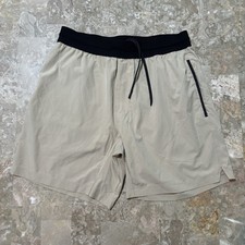 Rhone Shorts Mens Medium Khaki Tan Mako Tech 7  Inseam Gym Running