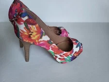 Christian Siriano For Payless Satin Peep Toe Heels 4 in Pumps Size 6 CUTE Floral