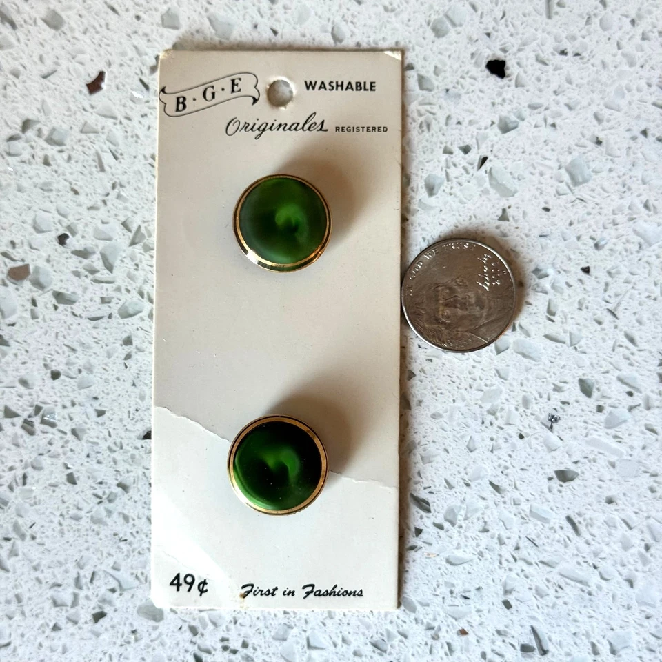 4 NEW Vintage 1950s Green & Gold BGE Buttons on Card Shank Round Marbled - Image 4 of 4