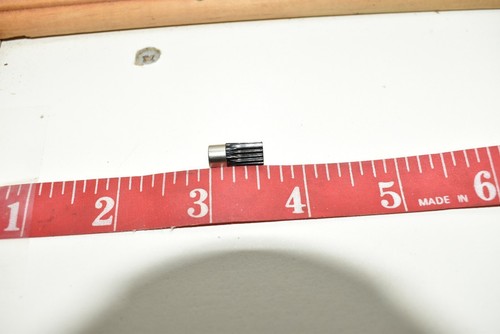 Manopole radio d'epoca, tutti diversi colori e dimensioni, forme - Foto 93 di 231