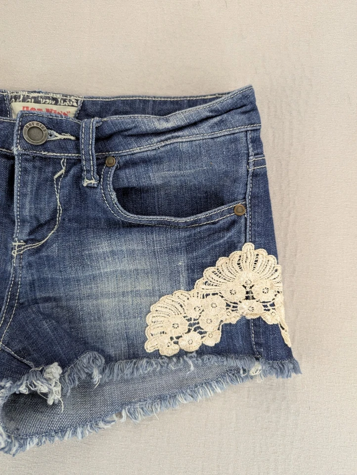 Hot Kiss Cici Short Jean Shorts Women Size 7 Denim Embroidered Y2K Preppy - Image 4 of 4