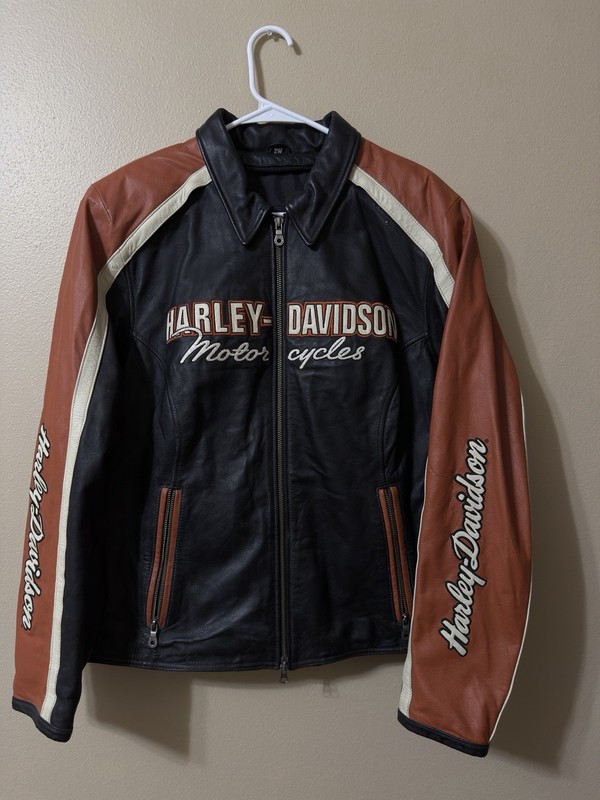 Women’s Harley Davidson Leather Jacket. 2xl Vintage Design.
