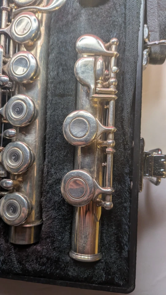 Flauta Yamaha modelo 281 furo aberto com estojo – Estado decente - Imagem 4 de 4