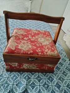 VINTAGE SEWING BOX