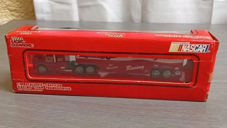 Racing Champions 1993 Racing Team Transporter escala 1/87 NASCAR Joe Nemechek Foto 4 de 4