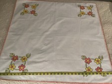 Vtg Cotton Tablecloth Napkins Embroidered Over Stamped Design Blanket Stitch