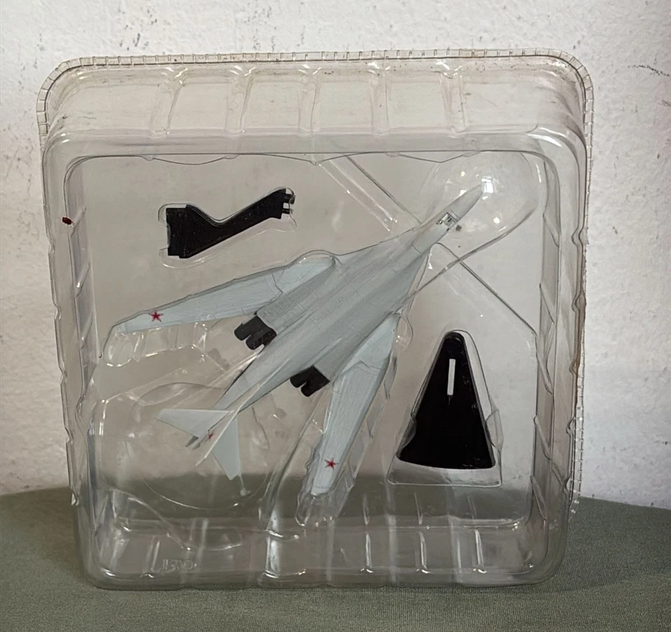 TUPOLEV TU 160 SCALA 1:400 AEREO MODELLINO NUOVO IN BOX SIGILLATO - Immagine 2 di 4