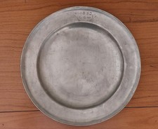 Sehr schöner, schlichter Zinn-Wandteller, datiert 1852, Durchmesser 32 cm
