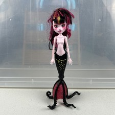 Muñeca Monster High Great Scarrier Reef Draculaura 11"
