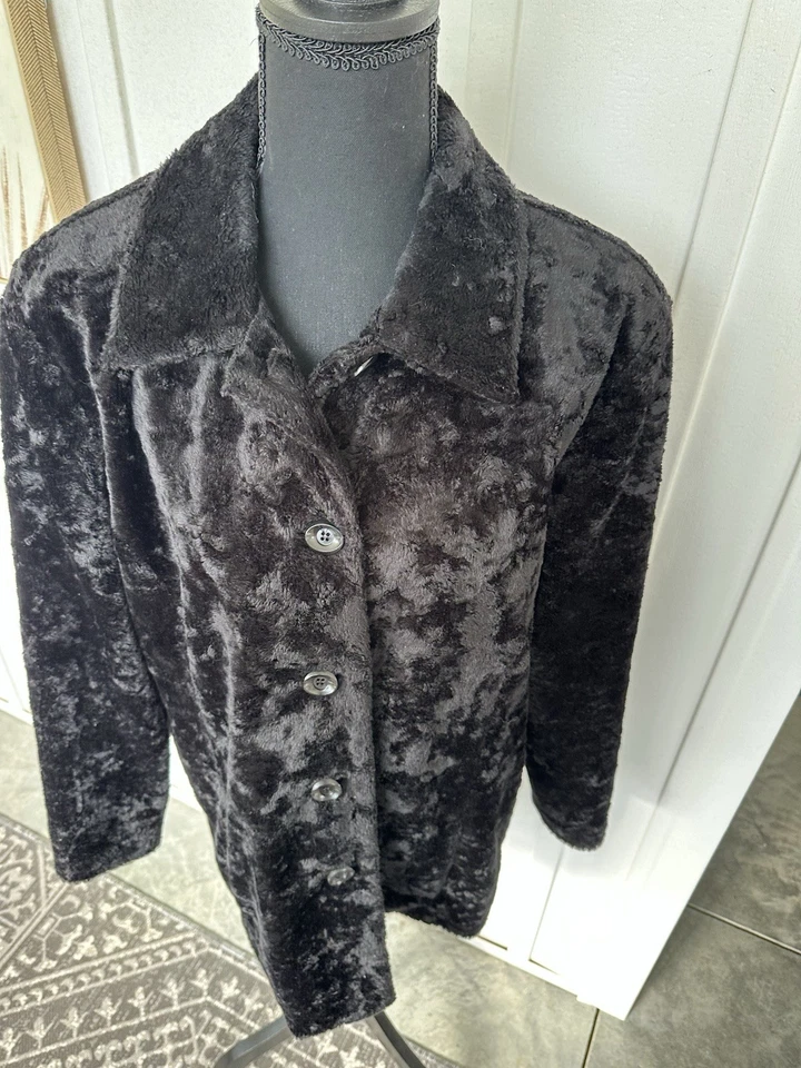 Abrigo Sharon Young negro de piel sintética con botones para mujer talla mediana 8 chaqueta acogedora Foto 3 de 4