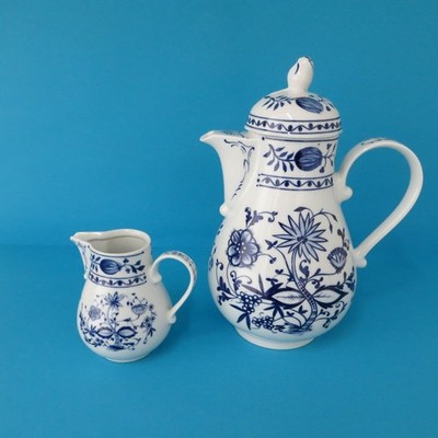 Kahla Zwiebelmuster Porzellan DDR Kaffeekanne Milchkännchen Kanne Vintage