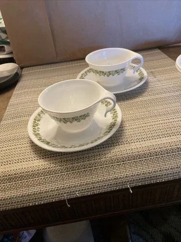 Vintage Corelle Spring Blossom Crazy Daisy Hooked Coffee/Tea 2 Cups& Saucers