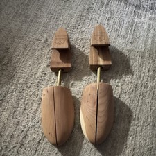 Wooden Houndsbay shoe stretchers size medium adjustable