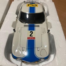 AUTOart Toyota 2000GT 1/18 Model Car Collectible 15+