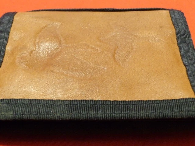 CARTEIRA VINTAGE NUNCA USADA JOHN WEITZ DESIGNER TECIDO PRETO INSERÇÃO DE COURO #297 - Imagem 2 de 4