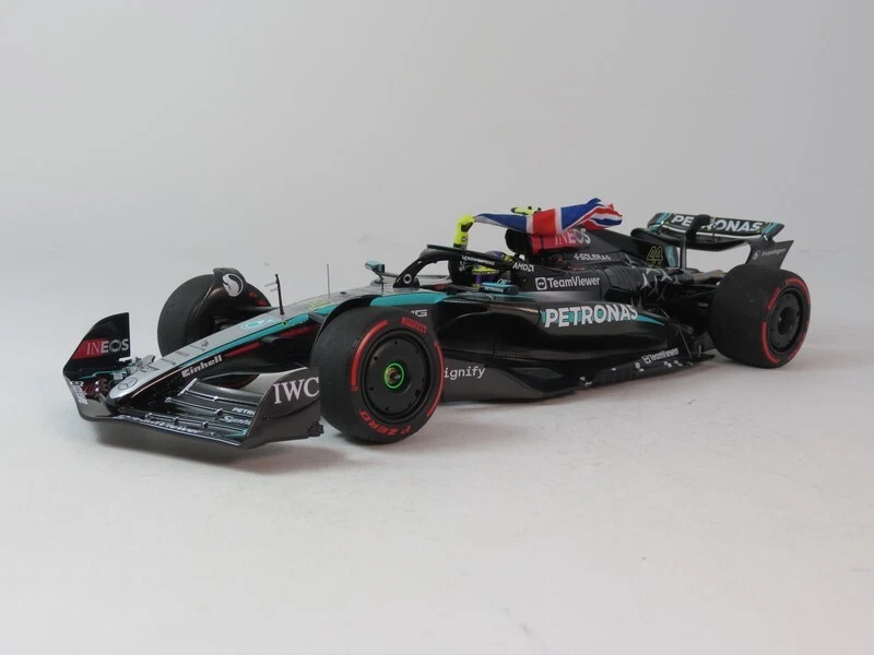 Minichamps Mercedes W15 #44 Lewis Hamilton winner British 2024 1/18 110241244 - Immagine 2 di 4