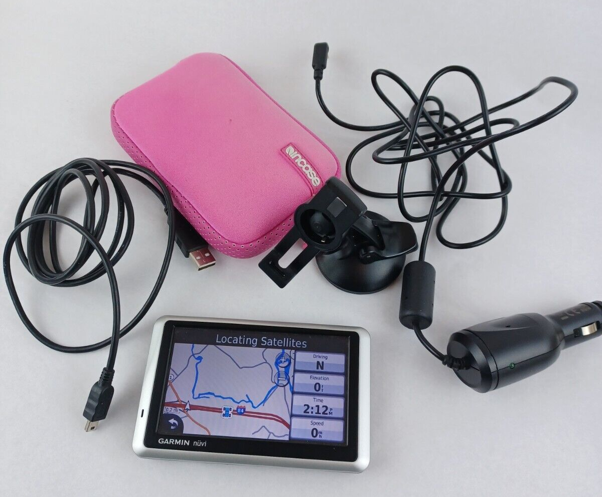 Garmin Nuvi 1350 GPS Bundle with Car Charger Mount and Protective Case-image