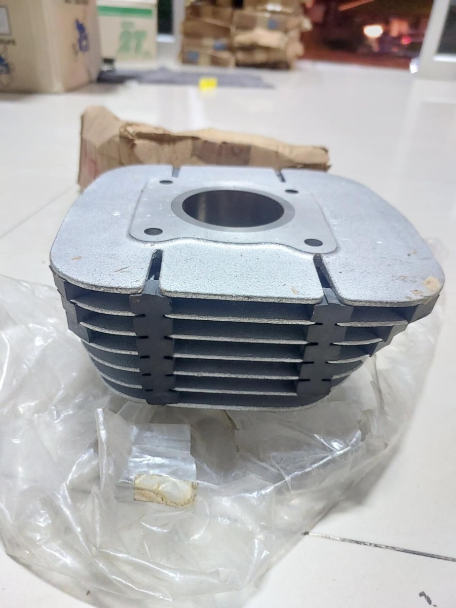 SUZUKI TRS-TRS118-TRS PRO CYLINDER ALUMINUIM GENUINE NOS JAPAN P/N