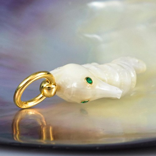Seahorse Pendant Carved White Mother-of-Pearl Gold Vermeil Sterling Silver 7.23g - Picture 11 of 13