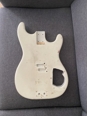 Hofner massiver Basskörper. Weiß modifiziert. Made in Germany 60 er Jahre. künstler bass