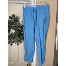 Lululemon Dance Studio Mid-Rise Cropped Pant size 6
