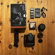 Sony A7II body + 35mm Samyang F 2.8 AF Full Frame + Extras