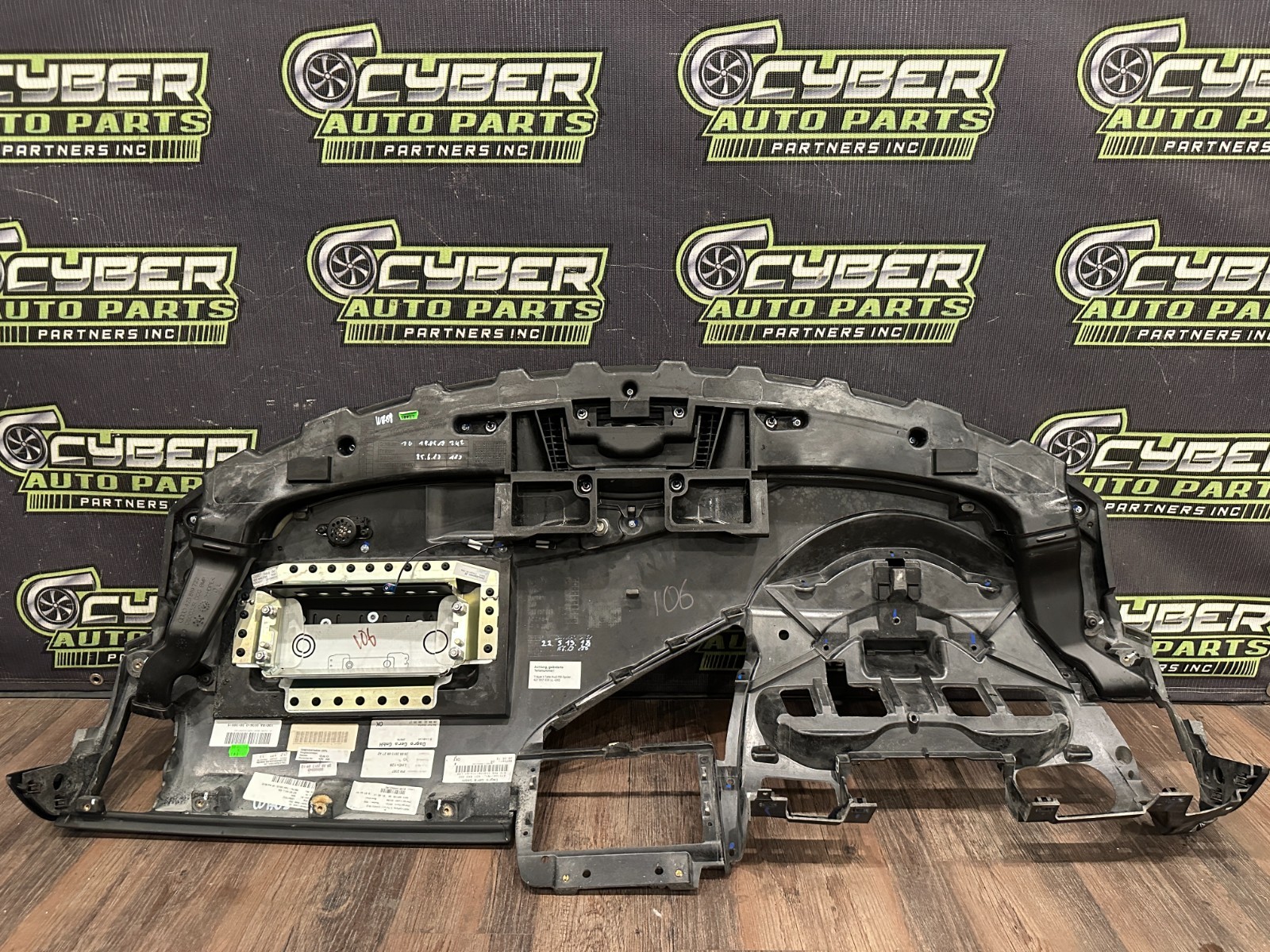 2014 AUDI R8 SPYDER DASHBOARD DASH PANEL OEM 423 857 001 J *READ*
