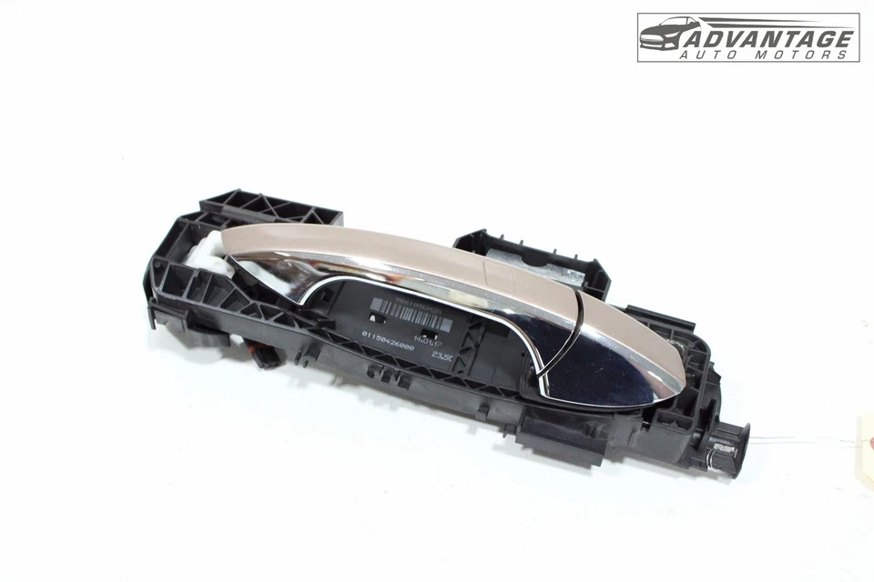 Infiniti QX30 2017-2019 manija exterior puerta delantera derecha con base OEM Foto 4 de 4